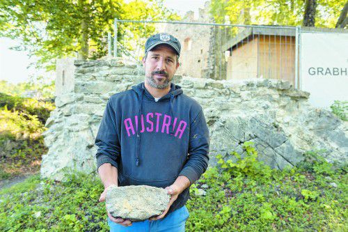 Früher residierte auf Alt-Ems der Adel. Heute ist die Burgruine regelmäßig der Arbeitsplatz von Stephan Moosbrugger.
