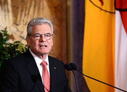 Joachim Gauck diskutiert mit zehn Staatschefs die EU-Asylpolitik.