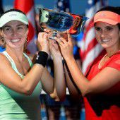 Hingis gelingt der Doppelpack