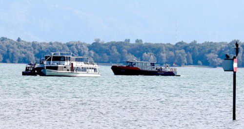 Vorarlbergs Polizeiboot V 20 näherte sich zur Unterstützung der MS Bayern.