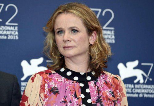 Watson spielt eine Frau, die ihre Tochter 2005 bei den Terroranschlägen in London verloren hat.