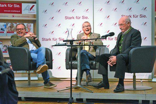 Wenn Otto Hofer liest, bleibt kein Auge trocken: V. l. n. r.: Moderator Thomas Matt (AK), Günter Polanec und Otto Hofer.