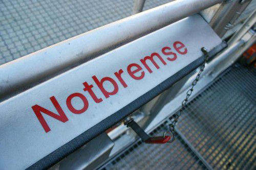 Zweimal zogen Fußballfans im Sonderzug die Notbremse.