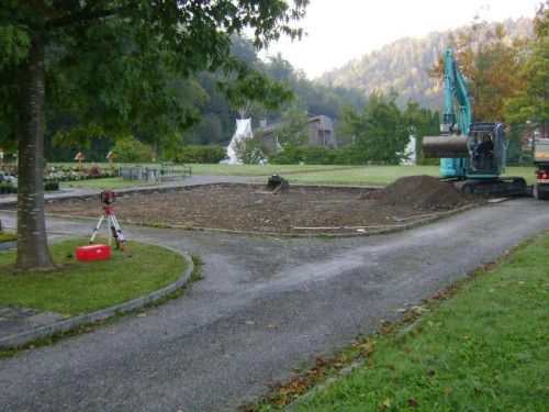76 neue Urnengräber entstehen auf dem Waldfriedhof.
