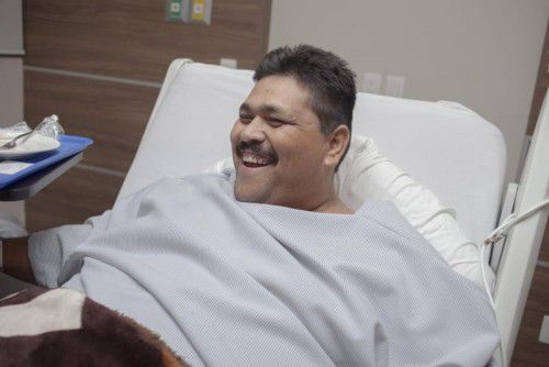 Andres Moreno soll in einer Klinik in Guadalajara operiert werden. Er bringt 435 kg auf die Waage.