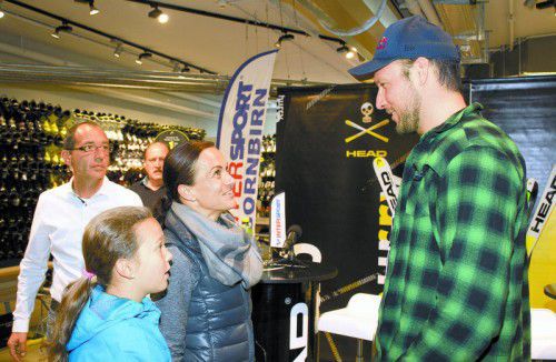 Autogramme schreiben und Smalltalk mit den Fans: Norwegens Ski-Olympiasieger Aksel Lund Svindal machte in Dornbirn Station.
