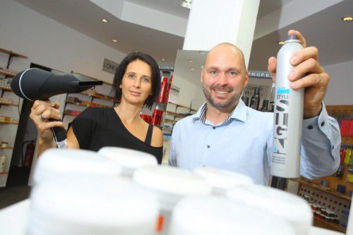 Carolin Patocka und Mario Breuß leiten die Geschicke von Caro’s Hairshop.