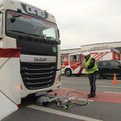 Tödlicher Unfall in Hard: Lkw erfasst Radfahrerin