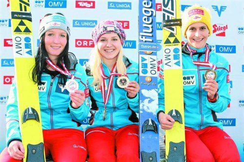 Die besten drei auf der Schanze bei den ÖSV-Meisterschaften: Jacqueline Seifriedsberger, Chiara Hölzl und Eva Pinkelnig.