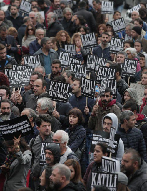 Die Proteste gegen das Regime gingen am Dienstag weiter.