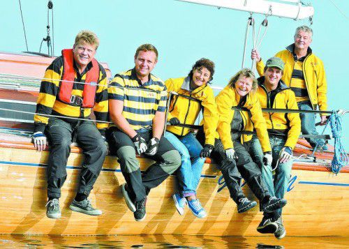 Dietmar Salzmann (rechts hinten) mit seiner Crew.