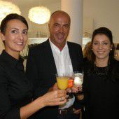 Drinks und Small talk im Schönheitssalon