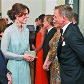 Royals feierten Bond-Premiere