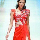 Ein rotes Kleid…