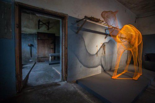 Für Überraschungen ist die Ausstellung ebenfalls gut, dieses Tier wurde jedenfalls aus Hasengitter gefertigt.
