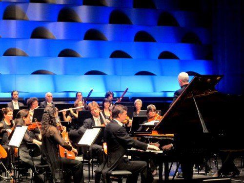 Hans Graf leitete erstmals das Symphonieorchester Vorarlberg.