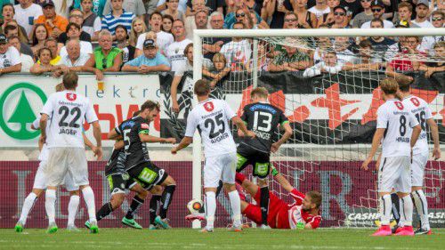 Heiße Torraumszenen standen beim ersten Saisonduell in Altach (0:1) auf der Tagesordnung.