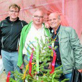 Firstfeier für ein 500 Jahre altes Gebäude