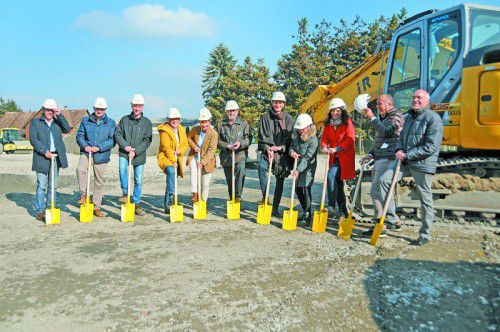 Spatenstich für den Neubau der Volksschule Unterdorf in Höchst.