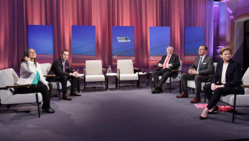 Vassilakou (Grüne, v. l.), Strache (FPÖ), Häupl(SPÖ), Juraczka (ÖVP) und Meinl-Reisinger (Neos) stellen sich am Sonntag zur Wahl.