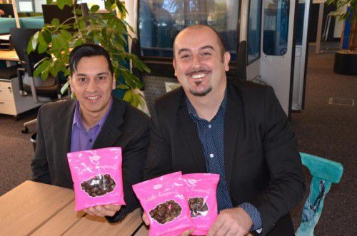 Bei Hannes Jussel und Johannes Chemelli steht die Farbe Pink derzeit hoch im Kurs.