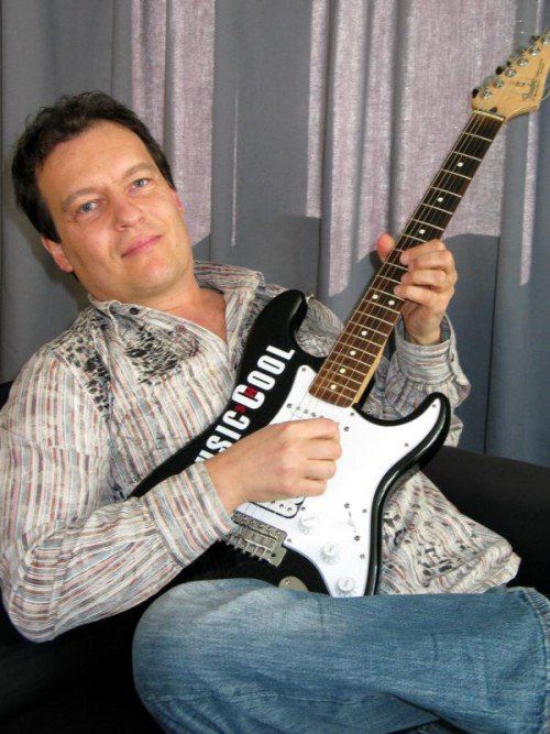 Charly Bonat ist der neue Mann an der Gitarre.