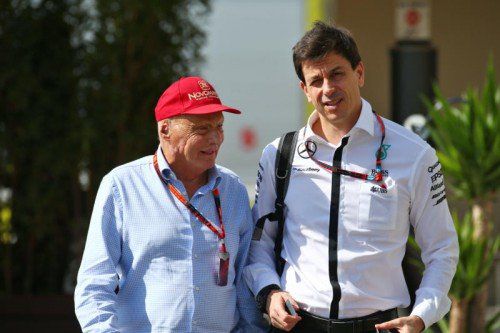 Motorsportchef Toto Wolff und Teamaufsichtsratschef Niki Lauda gehen gemeinsam mit Mercedes in die Zukunft. Foto: gepa