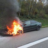 Auto brannte völlig aus