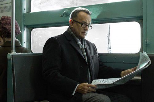 Der erfahrene Versicherungsanwalt James Donavan (Tom Hanks) gerät mitten in den politischen Konflikt.