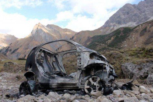 Der Fall des ausgebrannten Autos erregte Aufsehen.