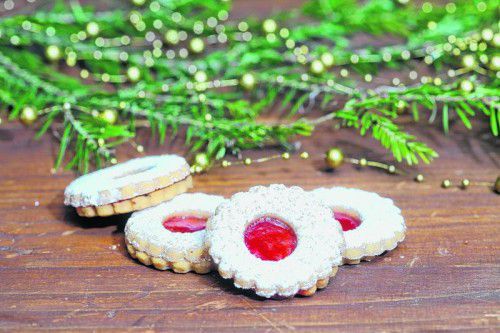 Die Ischler sind ein Klassiker unter den Weihnachtskeksen und sind leicht zuzubereiten.