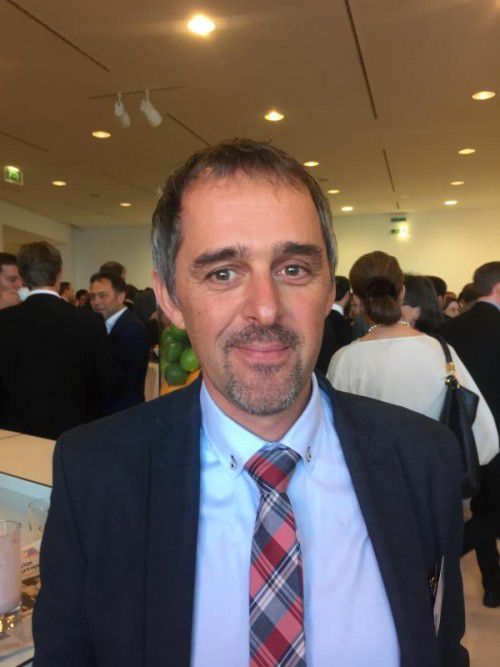 Es ist interessant, wie viel Bedeutung die Printmedien auch heute noch haben. Beeindruckend ist natürlich, wie „Die Zeit“ zeigt, mit welchen Ansätzen man trotz schwieriger Umstände immer noch mit einer gedruckten Zeitung Erfolg haben kann.
