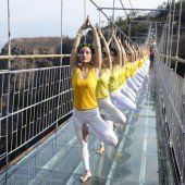 Yoga in 180 Meter Höhe