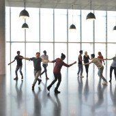 Junge Menschen, die aus verschiedenen Ländern stammen und ihre Heimat verlassen mussten, bilden in Österreich ein Miteinander