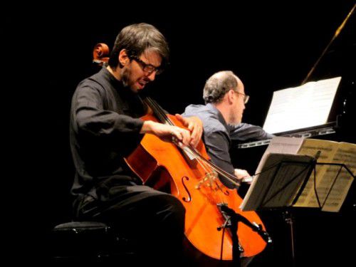 Francesco Dillon, Violoncello, und Emanuele Torquati, Klavier, bei den „Tagen zeitgemäßer Musik“.