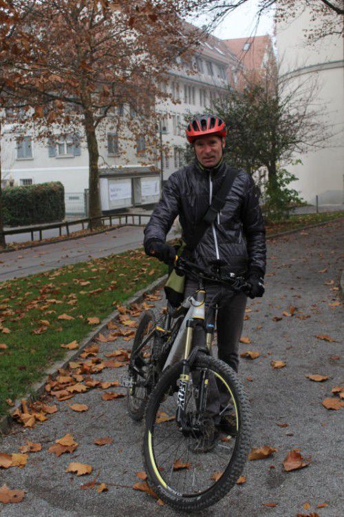 Radexperte Lutz Schmelzinger gibt sein Wissen in unterschiedlichen Kursen an Interessierte weiter. 