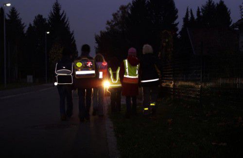 Sichtbarkeit durch Reflektoren minimiert das Risiko von Unfällen.