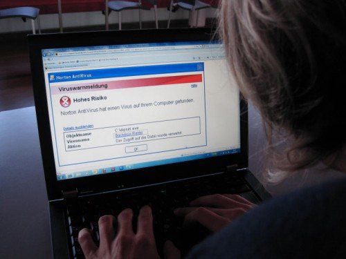 Bei Anrufen von angeblichen Microsoft-Mitarbeitern wird gleichzeitig ein hohes Sicherheitsrisiko eingegangen.