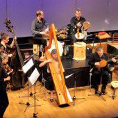 Ein Barockensemble realisiert eine Oper