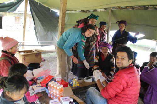 Das Team von Chay-Ya hat in seinen mobilen Gesundheitscamps mehr als 1100 Menschen im Tsum-Tal behandelt.