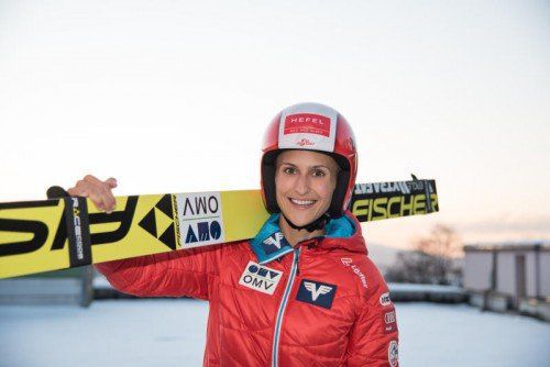Skispringerin Eva Pinkelnig sprang in Japan knapp am Podest vorbei. Hefel