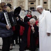 Pilger  singen für  den Papst