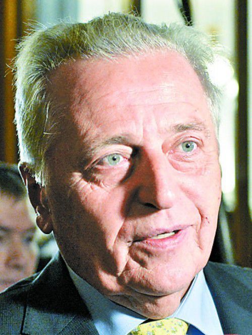 Hundstorfer (v. l.), Pröll, Van der Bellen, Griss oder Moser? Außer der OGH-Präsidentin zögern die möglichen Kandidaten mit einer Entscheidung.