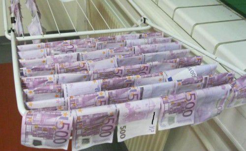 In der Donau wurden 130.000 Euro gefunden.