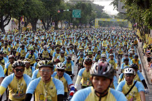 Landesweit haben sich rund eine halbe Million Menschen für das Event unter dem Namen „Bike For Dad“ registrieren lassen.