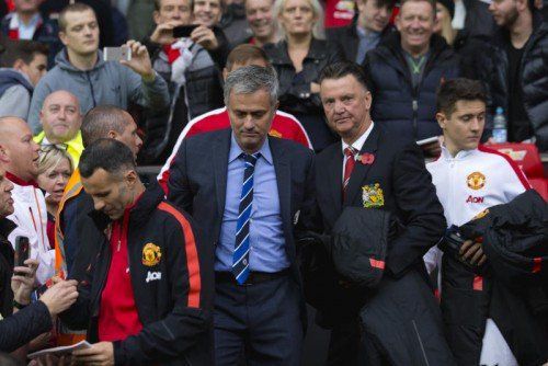 Löst der in Chelsea entlassene José Mourinho (links) den in der Kritik stehenden Louis van Gaal bei Manchester United ab?