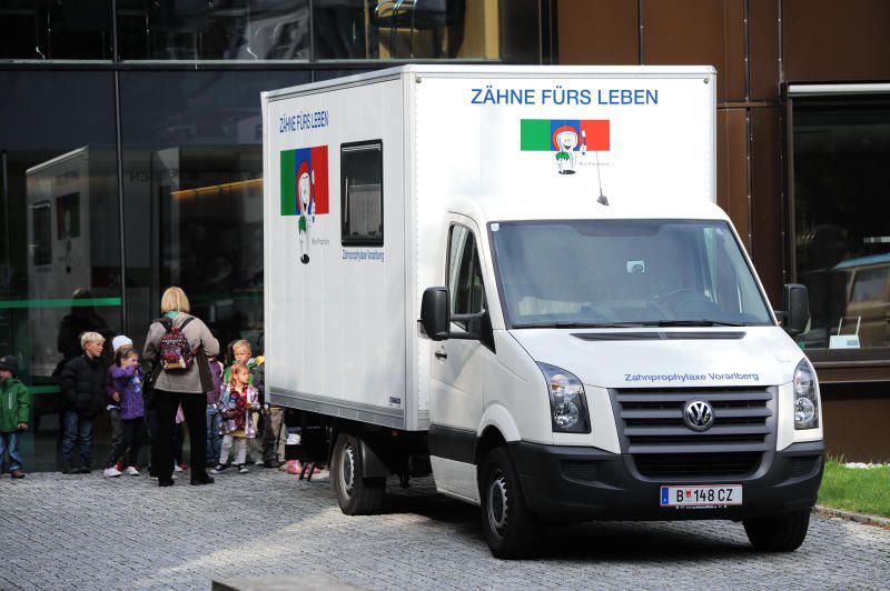 Das Dentomobil fährt regelmäßig die Volksschulen an.Stip