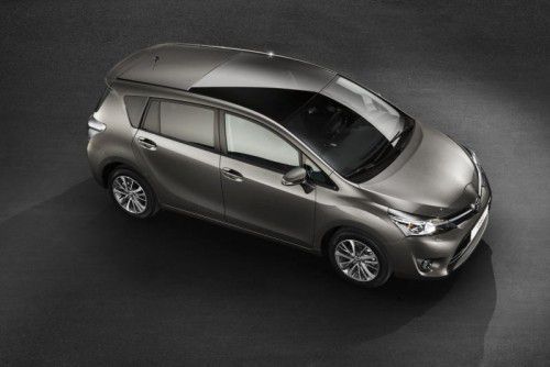 Toyota wertet zum Modellwechsel im März 2016 den Verso auf.