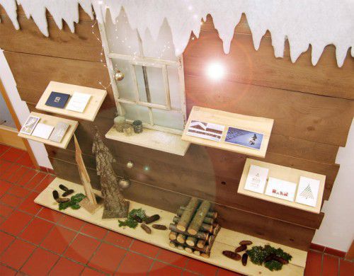 Wunderschöne Weihnachtskarten und liebevoll gefertigte Geschenke können bis 23. Dezember im Vorarlberger Kinderdorf Kronhalde in Bregenz für den guten Zweck erstanden werden.