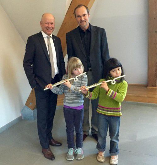 Zwei neue Kinder-Querflöten für die Musikschule Bludenz.